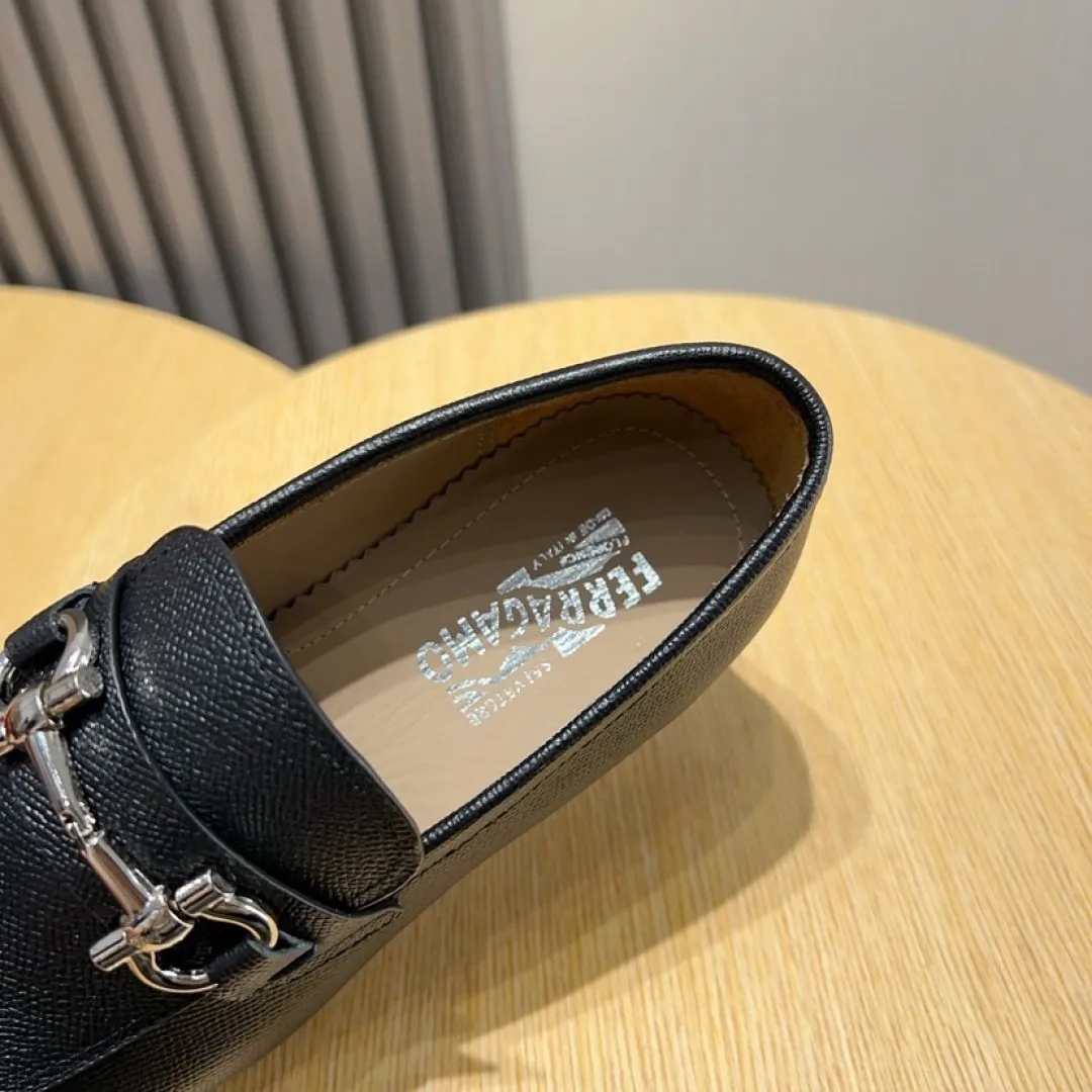 Factory P620💰🔥《ferragamo》👏Latest•High-end top brand luxury~purchasing agent, top~quality. New fashionable business men's shoes 🔜The uppers are made of original palm-print cowhide➕cowhide·lining, with fine workmanship. The original stylish and soft combination wear-resistant and non-slip outsole is light and comfortable on the feet. The real thing looks better in real life. Size: 38/44